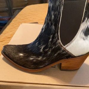 Women’s boots hair hide